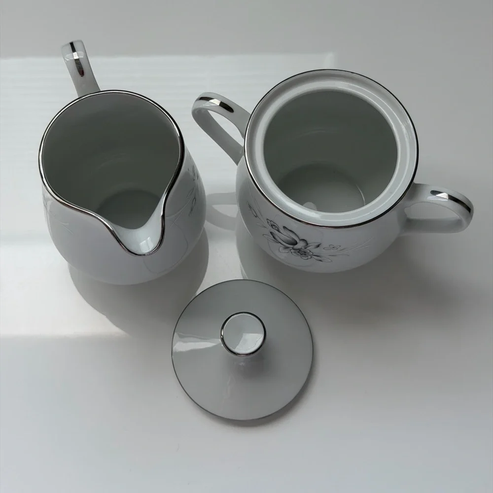 Elegant Sango Morena Japen Porcelain White Floral Creamer and Sugar Bowl Set
